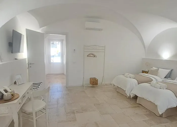 לינה וארוחת בוקר La Loggia לונאטו