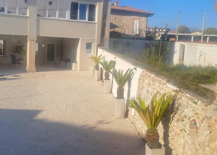 לינה וארוחת בוקר La Loggia