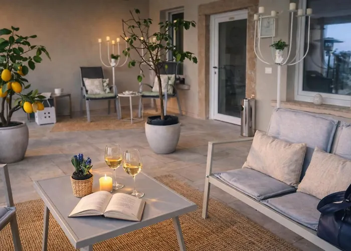 La Loggia לינה וארוחת בוקר 3*